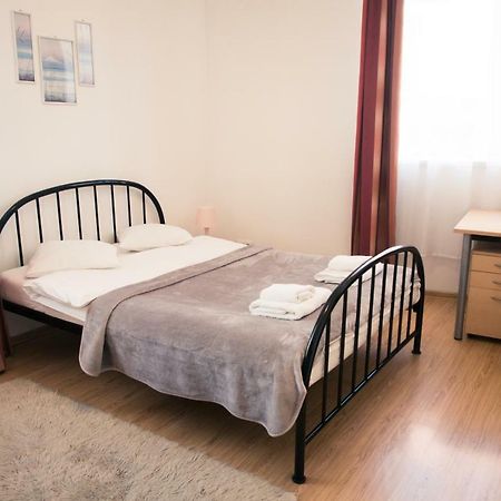 Town Hall 3 Bedroom Apartment Аеропорт Вільнюс Екстер'єр фото