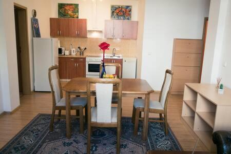 Town Hall 3 Bedroom Apartment Аеропорт Вільнюс Екстер'єр фото