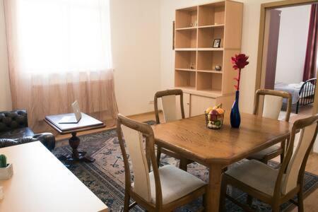 Town Hall 3 Bedroom Apartment Аеропорт Вільнюс Екстер'єр фото