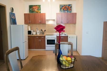Town Hall 3 Bedroom Apartment Аеропорт Вільнюс Екстер'єр фото
