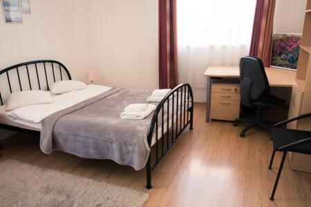 Town Hall 3 Bedroom Apartment Аеропорт Вільнюс Екстер'єр фото