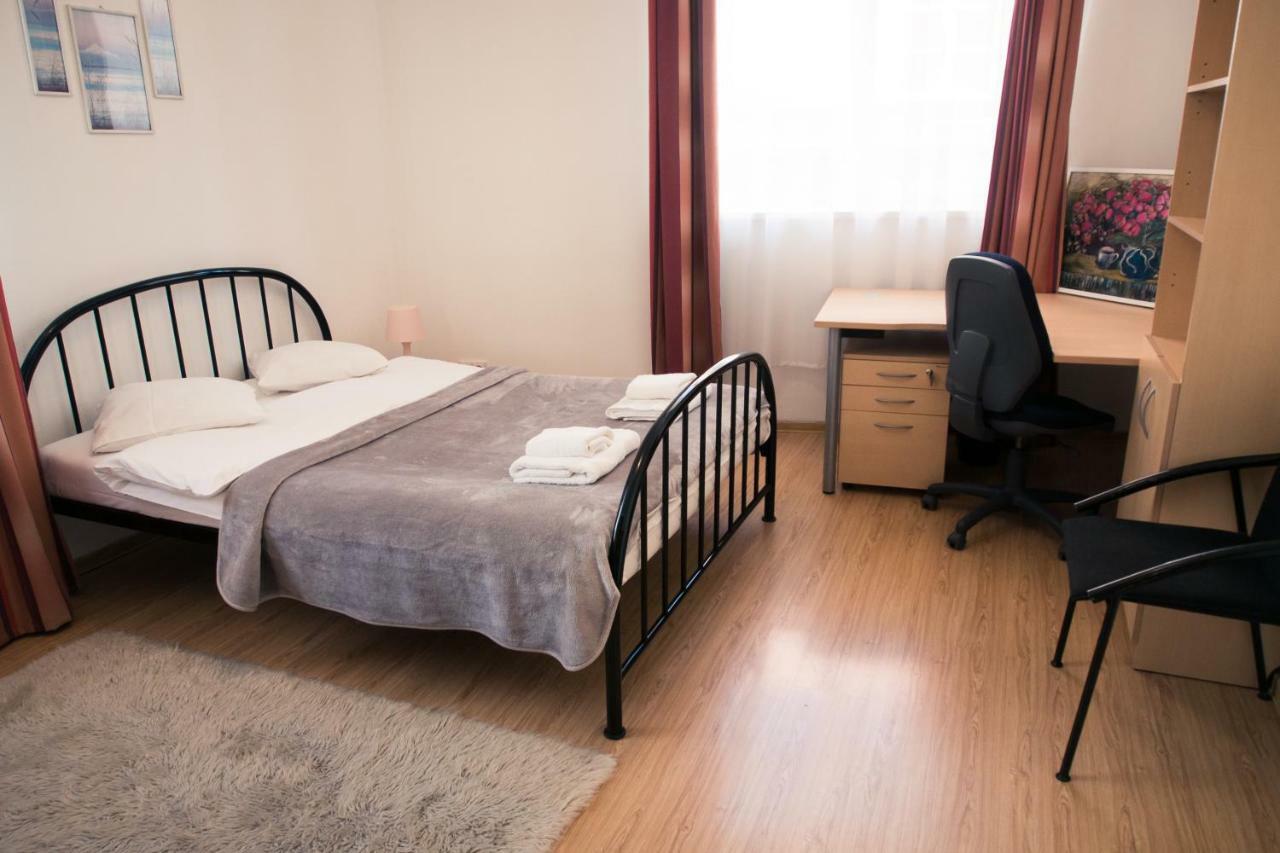 Town Hall 3 Bedroom Apartment Аеропорт Вільнюс Екстер'єр фото